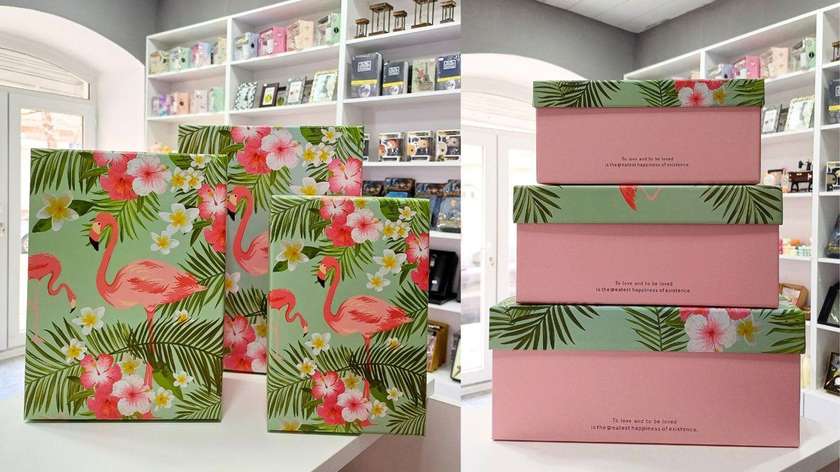 Flamingo Gift Box Medium (25x18)