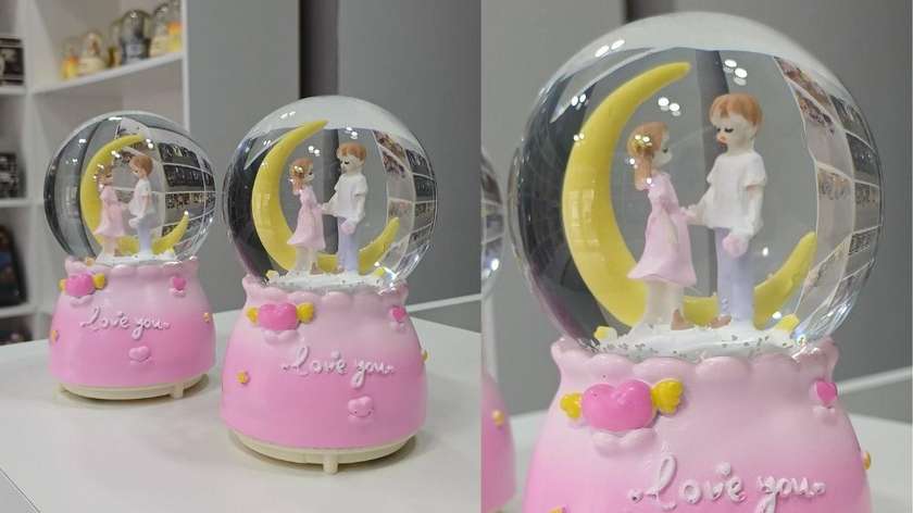 Love You Musical Snow Globe Pink (Medium)