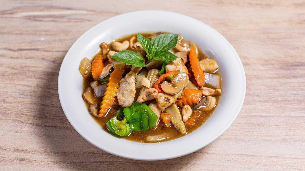 42b. Beef with Cashew Nuts