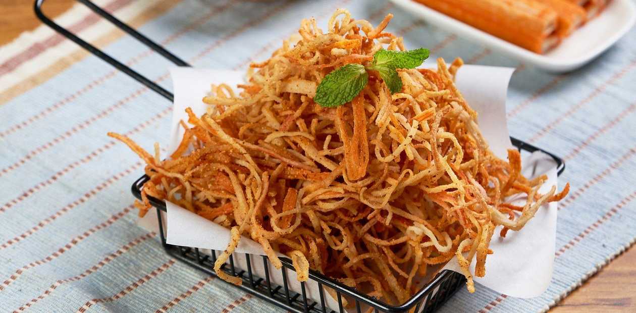 Fried crab stick (ปูอัดเส้นทอด)