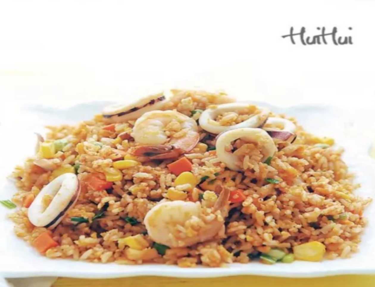 Fried rice seafood (ข้าวผัดซีฟู้ด)