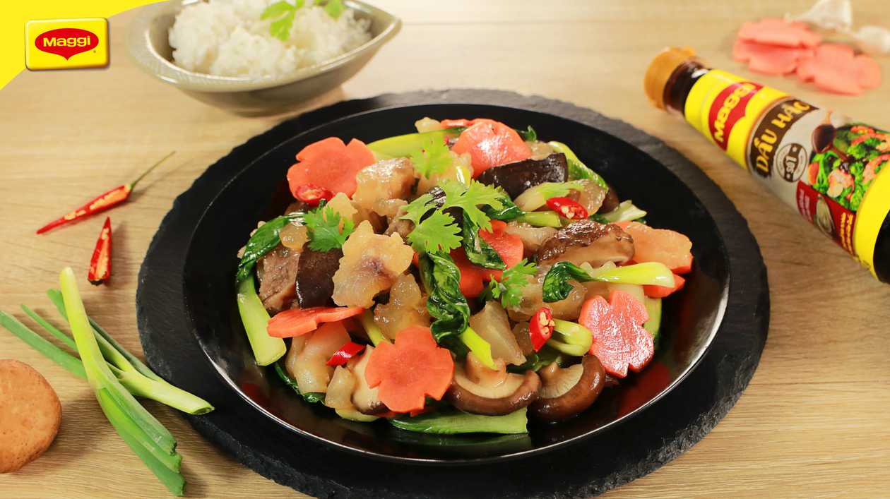Mixt pui și vită cu legume 400g/ Gà, bò xào rau