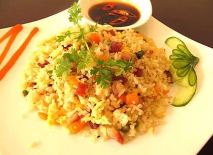 Orez cu pui / Cơm rang gà