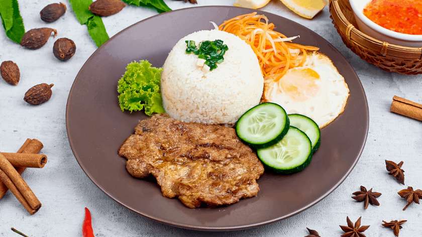 Cơm tấm sườn ốp la