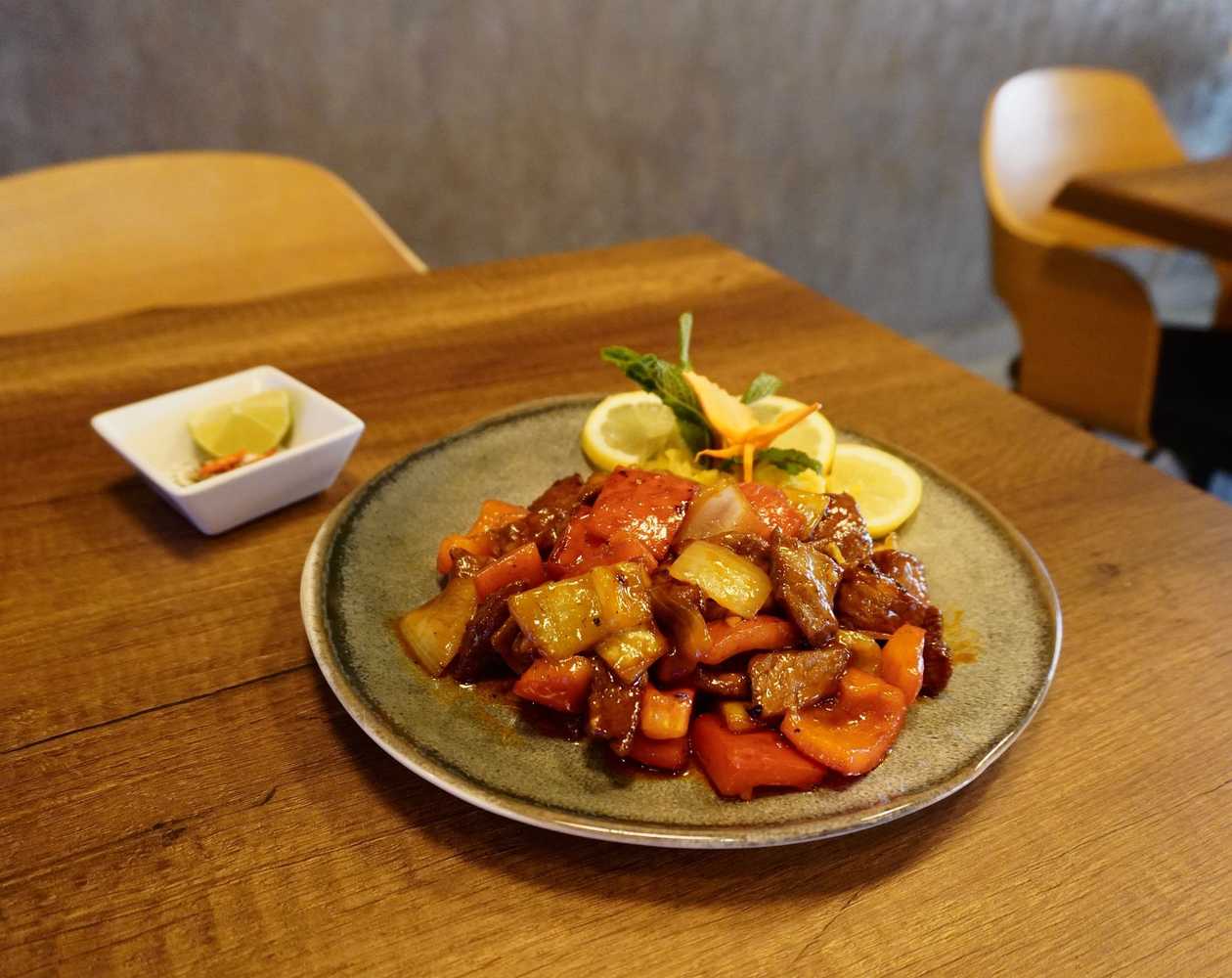 Vită cu ceapă la wok 400g/ Bò xào hành tây