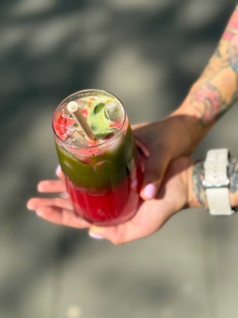 Matcha tonic malina