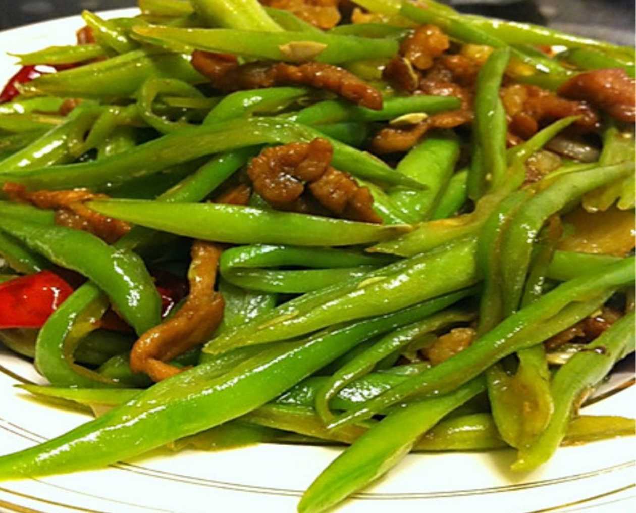 Fried pork with kidney beans(หมูผัดถั่วฝักยาว)
