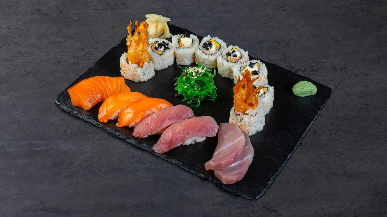 Akashi Platter (18 Pieces)