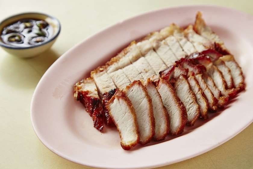Chinese barbecue red pork and crispy pork(หมูกรอบหมูแดง)