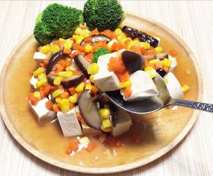 Fried soybean tofu with mixed vegetables(เต้าหู้ผัดผักรวม)