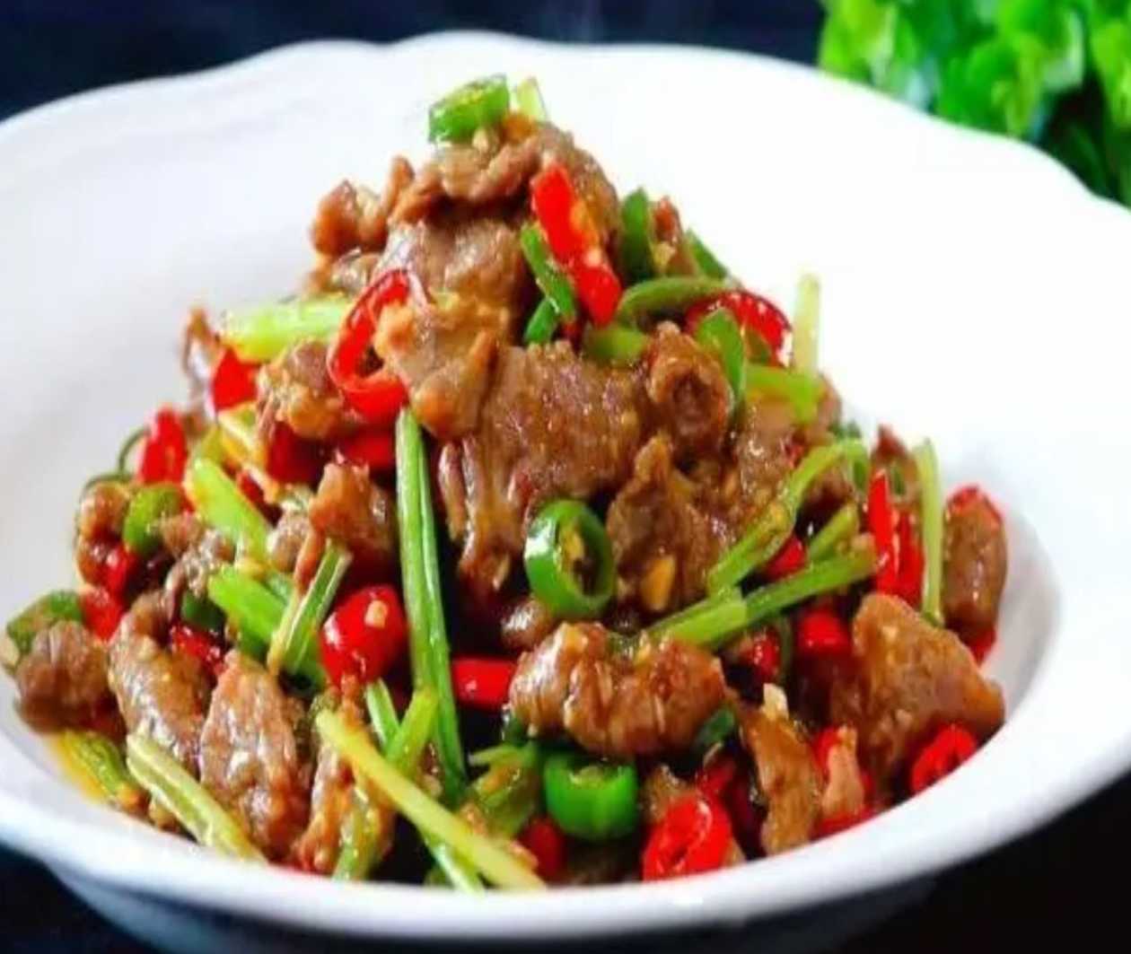 Stir-fried beef(เนื้อผัดสไตล์จีน)
