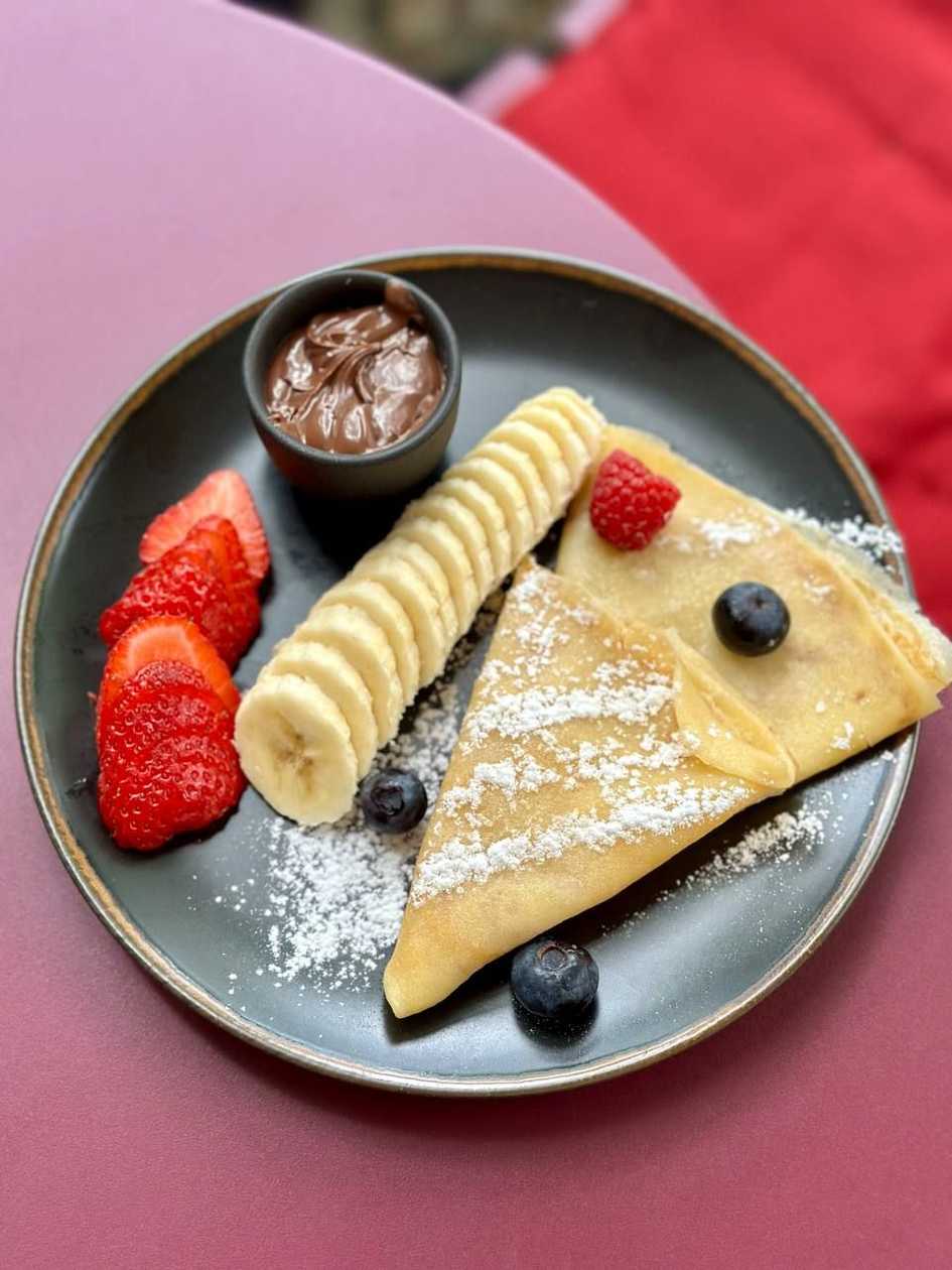 CREPES WITH NUTELLA