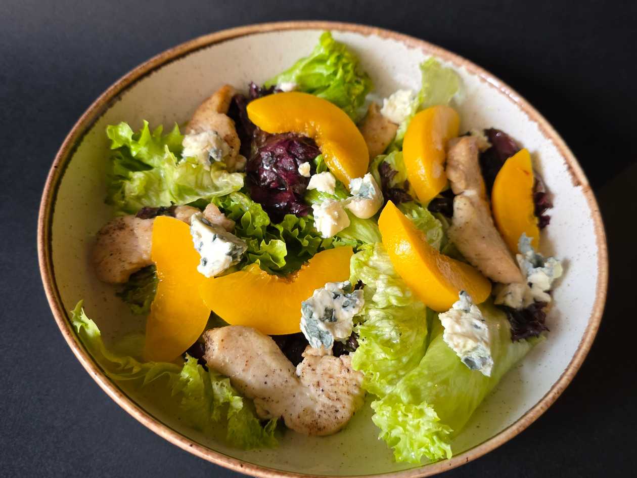 Salad with Chicken, Peach and Blue Cheese