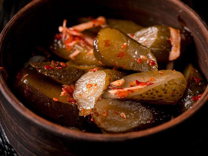 Гострі солоні огірки
