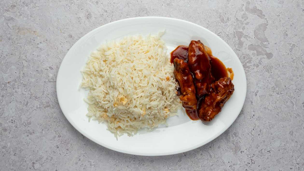 Rice With Chicken Wings