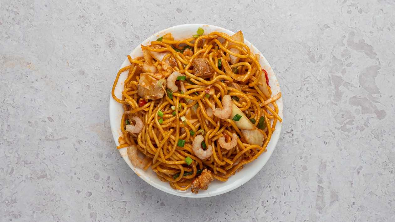 Spicy Noodles With Different Meats