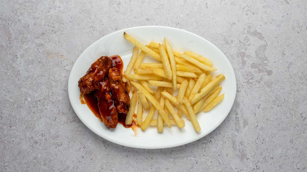 French Fries With Chicken Wings