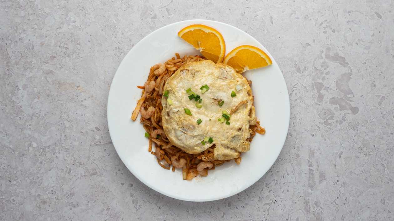 Pad Thai Noodles With Chicken
