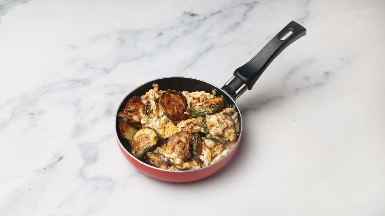 Fried Zucchini with Eggs