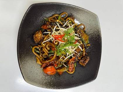 UDON HOISIN NUEA