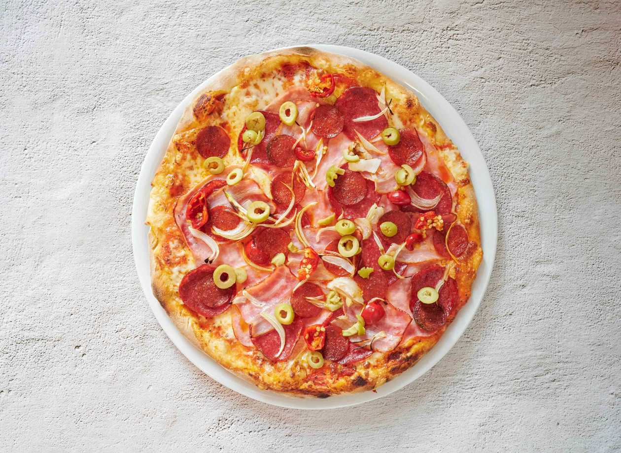 137. Salami Mix Pizza