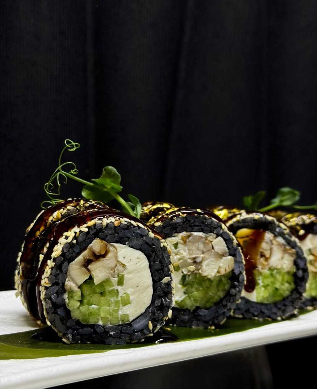California Black Roll with Eel