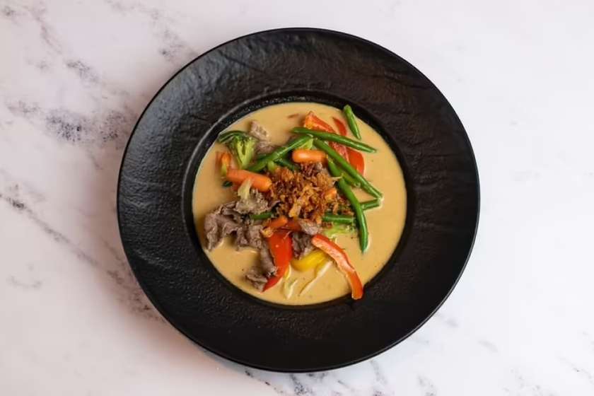 Yellow curry Hovězí steak