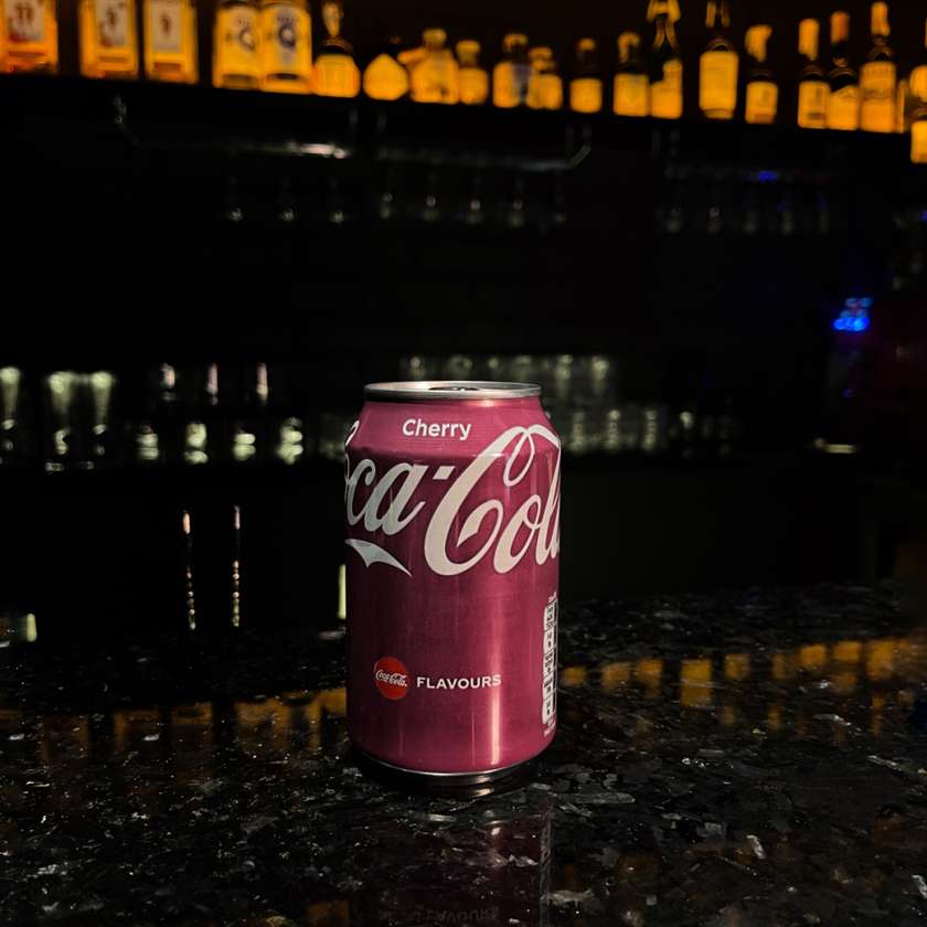 Кока-кола Cherry 0,33.