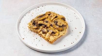 Hummus toast