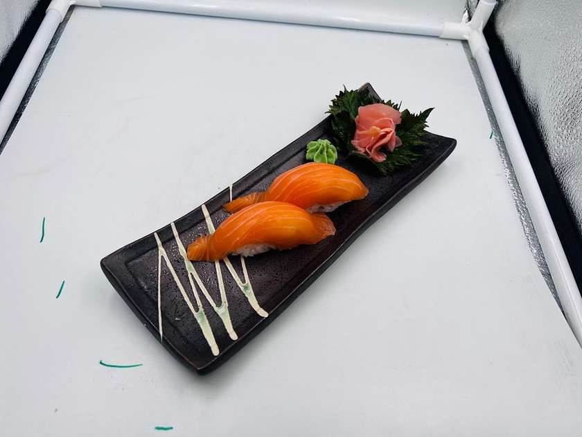 Sake nigiri