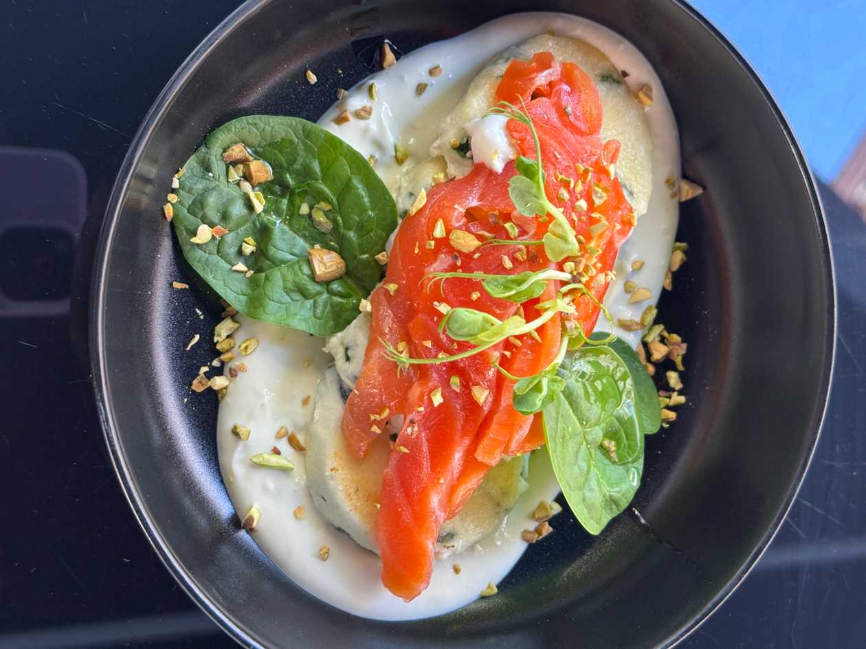 Сирнички солені з лососем