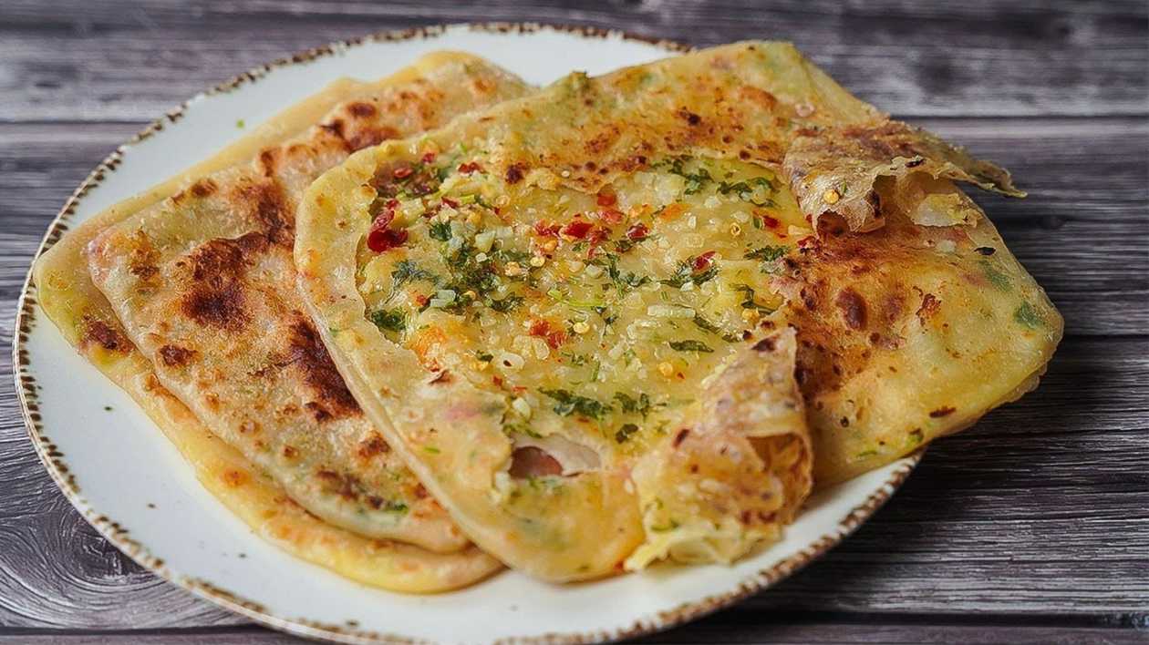 Chilli garlic paratha