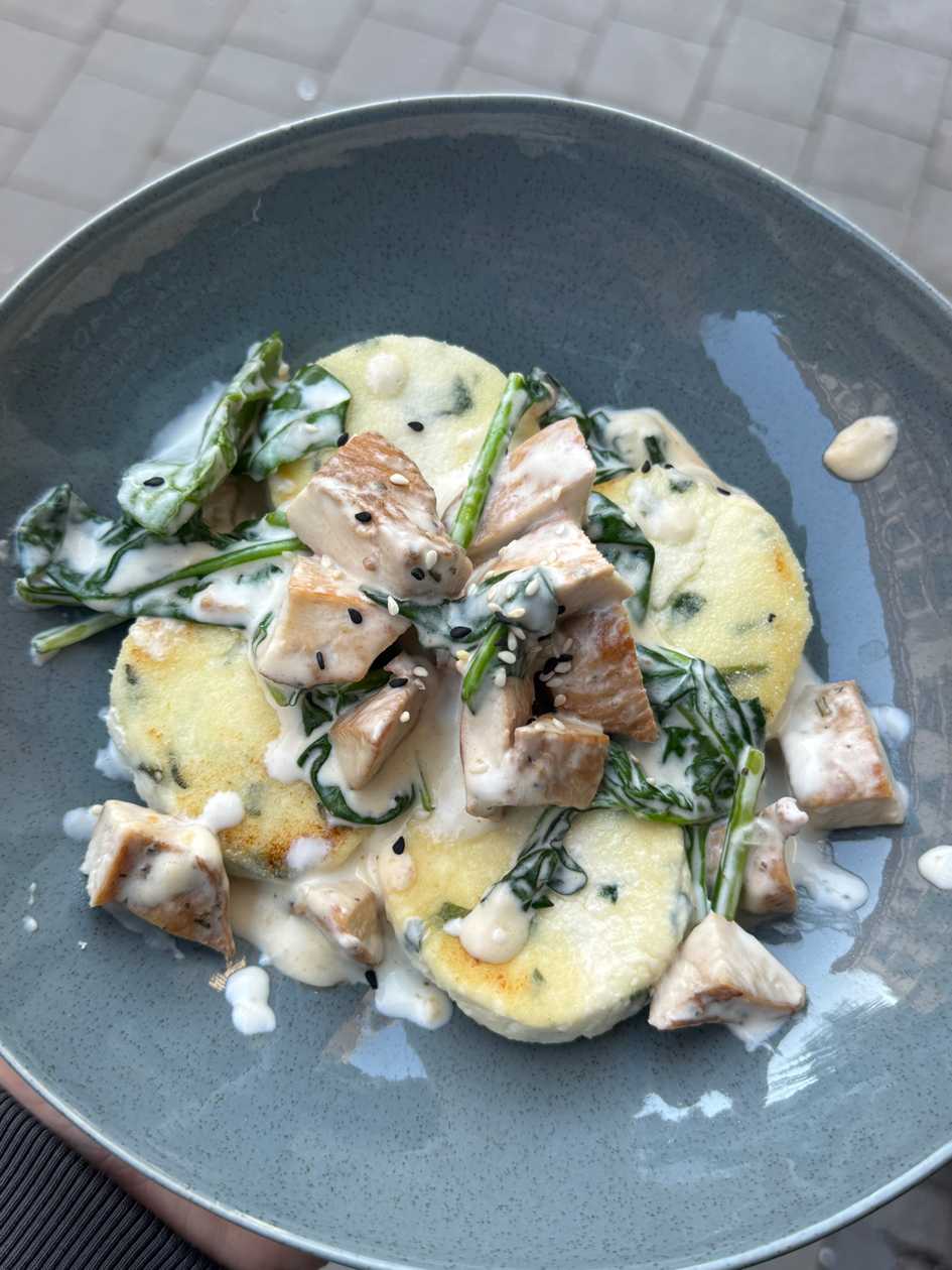 Сирнички із шпинатом та куркою