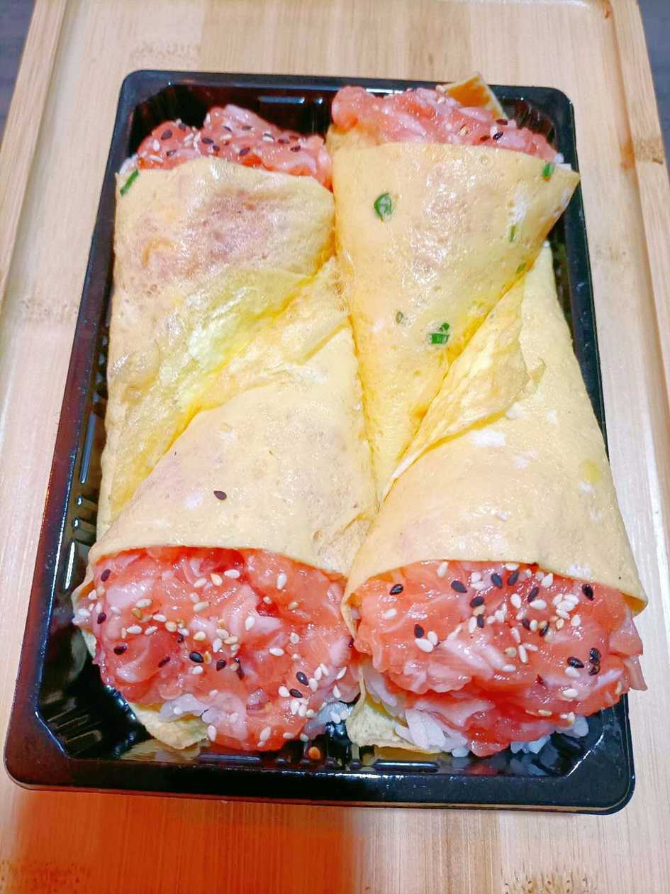 F11  TEMAKI OVO DE SALMAO