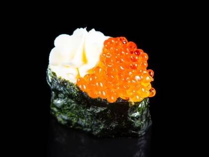Gunkan with cream cheese and salmon caviar