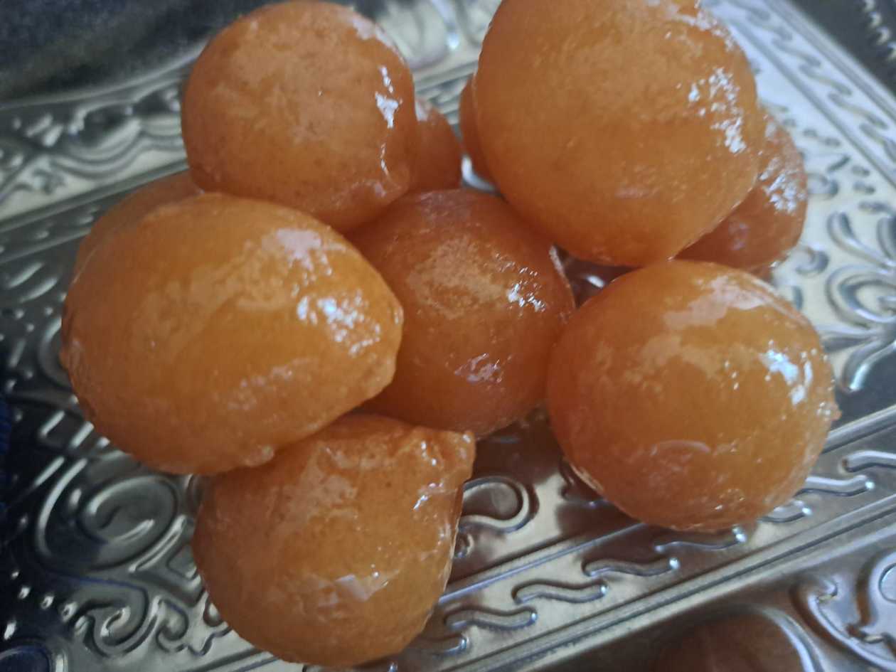 Lebanese Syrup-soaked Doughnuts (Awamat)