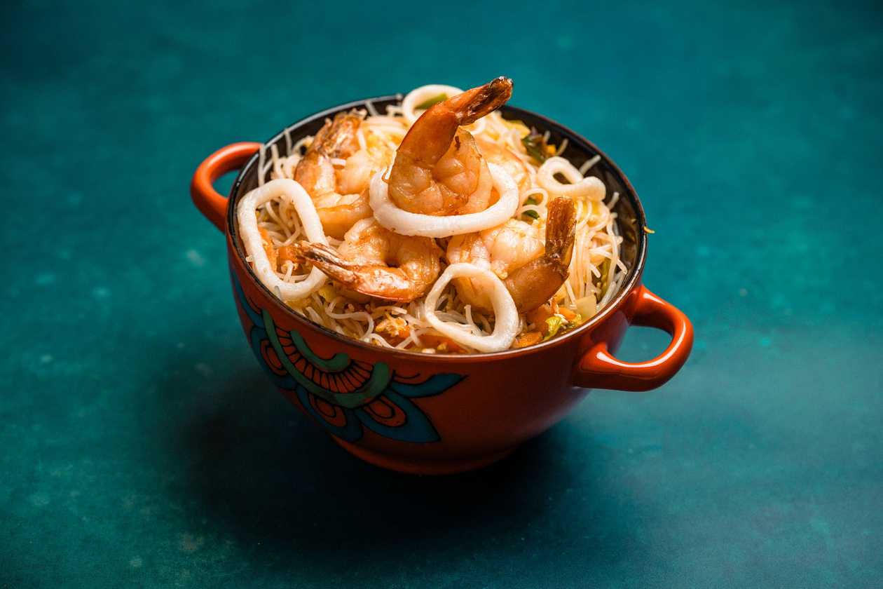 Noodles SriLankez cu fructe de mare