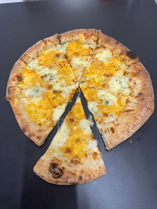 Quattro Formaggi 28 cm