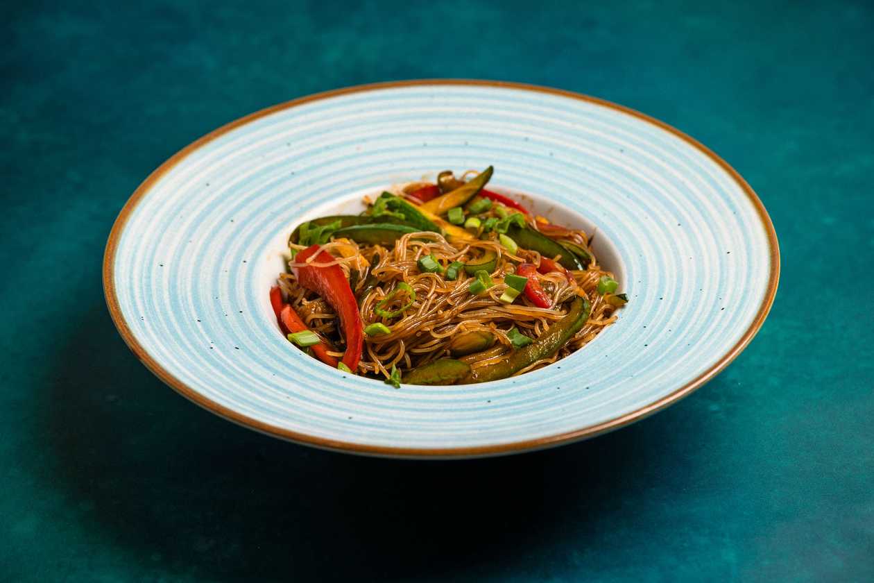 Noodles prajiti vegan