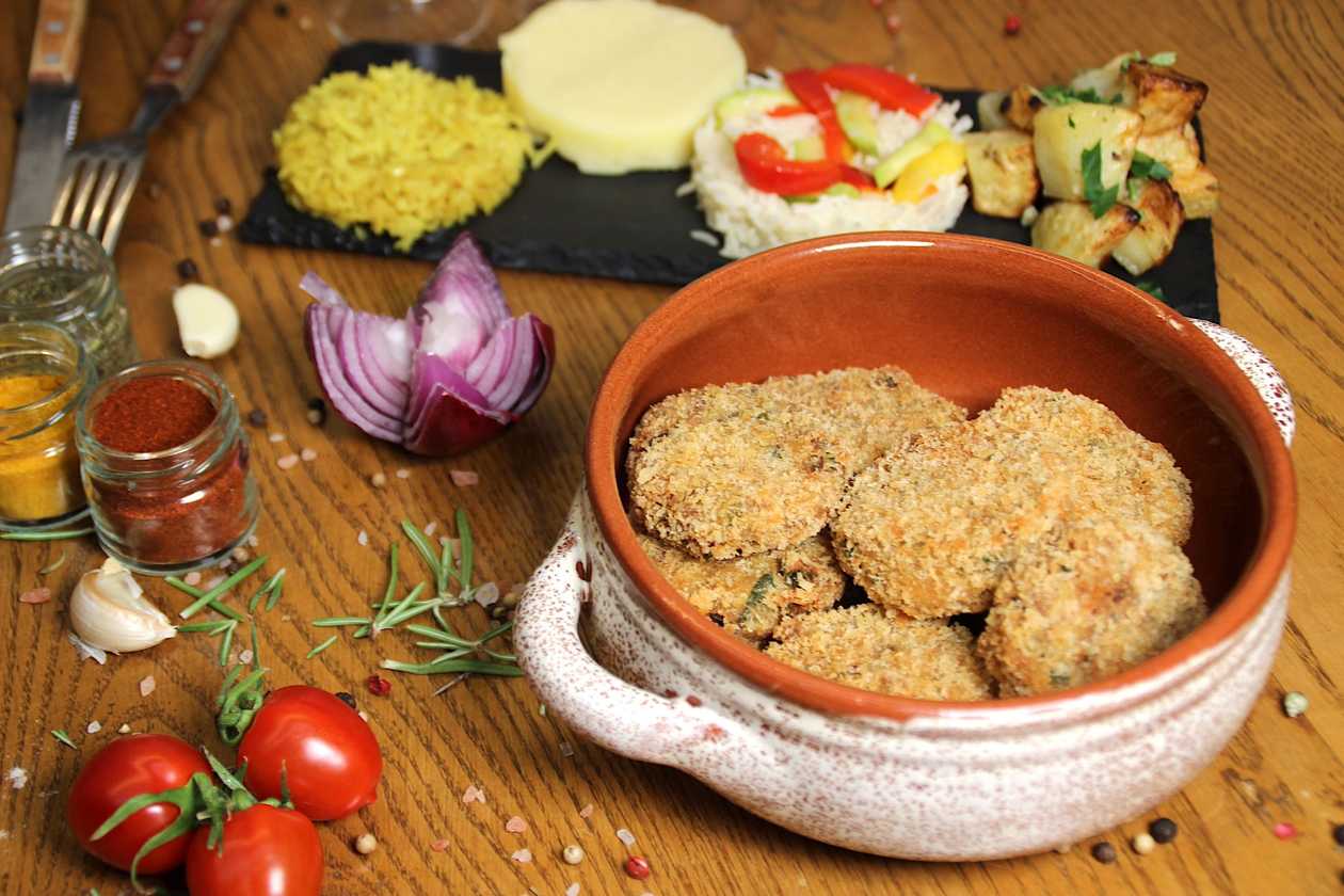 Chiftele din dovlecei cu garnitură la alegere