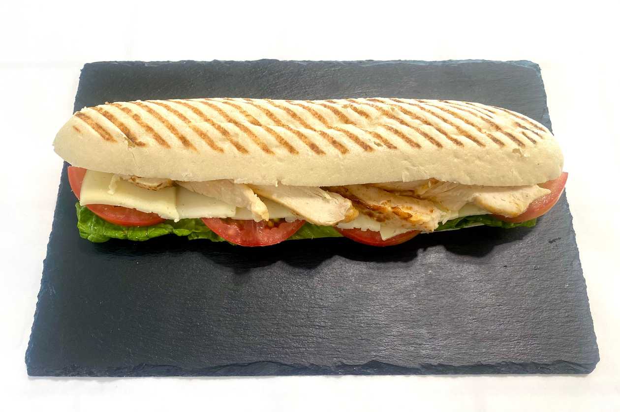 Ρωμαικό Panini Κοτόπουλο Πέστο