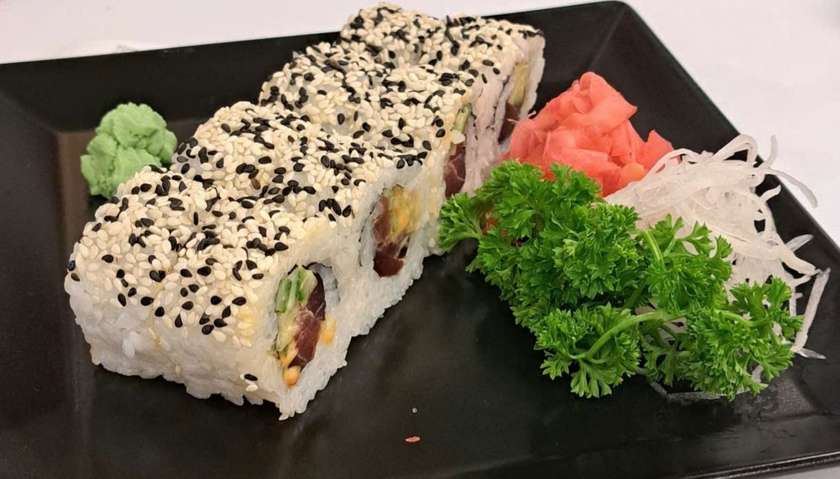 CA06 Maguro Roll
