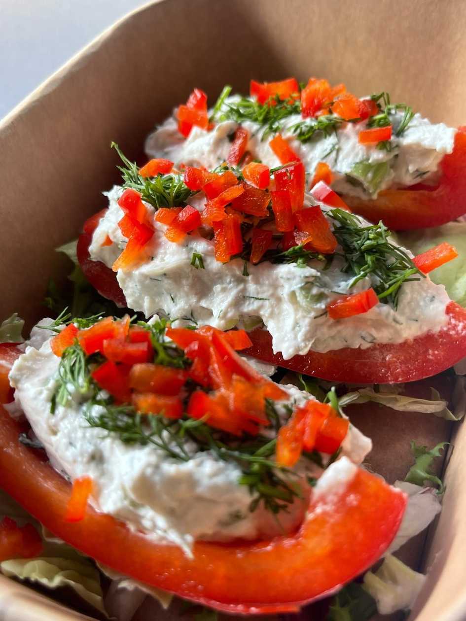 Bell Pepper Boats with Cashew Cream - 150g
