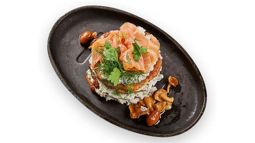 Potato pancakes with salmon and curd cream