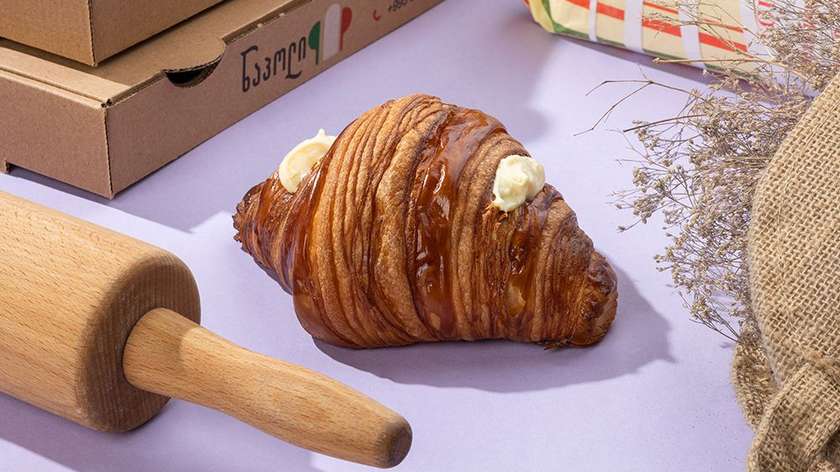 Croissant with vanilla cream