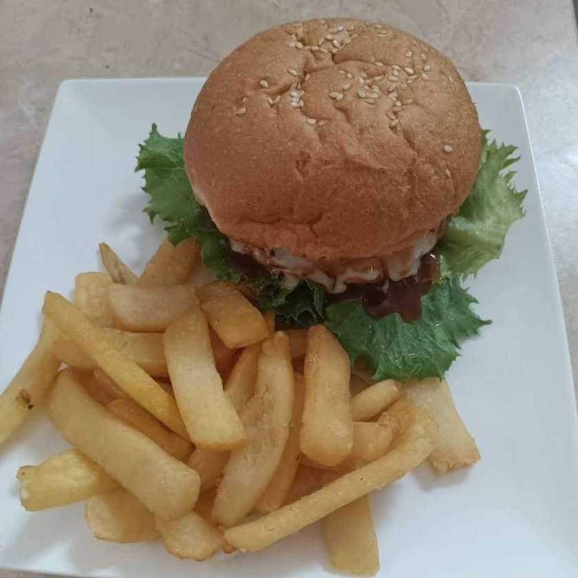 Hamburger with home made French fries
