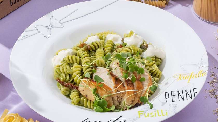 Chicken pasta with pesto