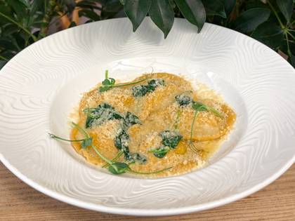 Ravioli with ricotta, spinach and truffle paste