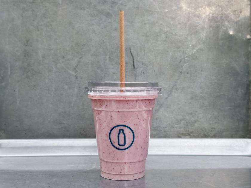 STRAWBERRY SHAKE (310 ml)