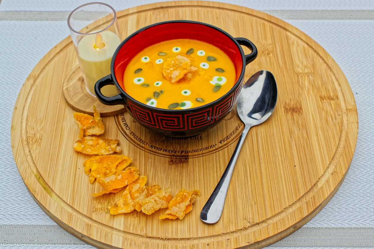 Pumpkin cream soup with pumpkin cheaps